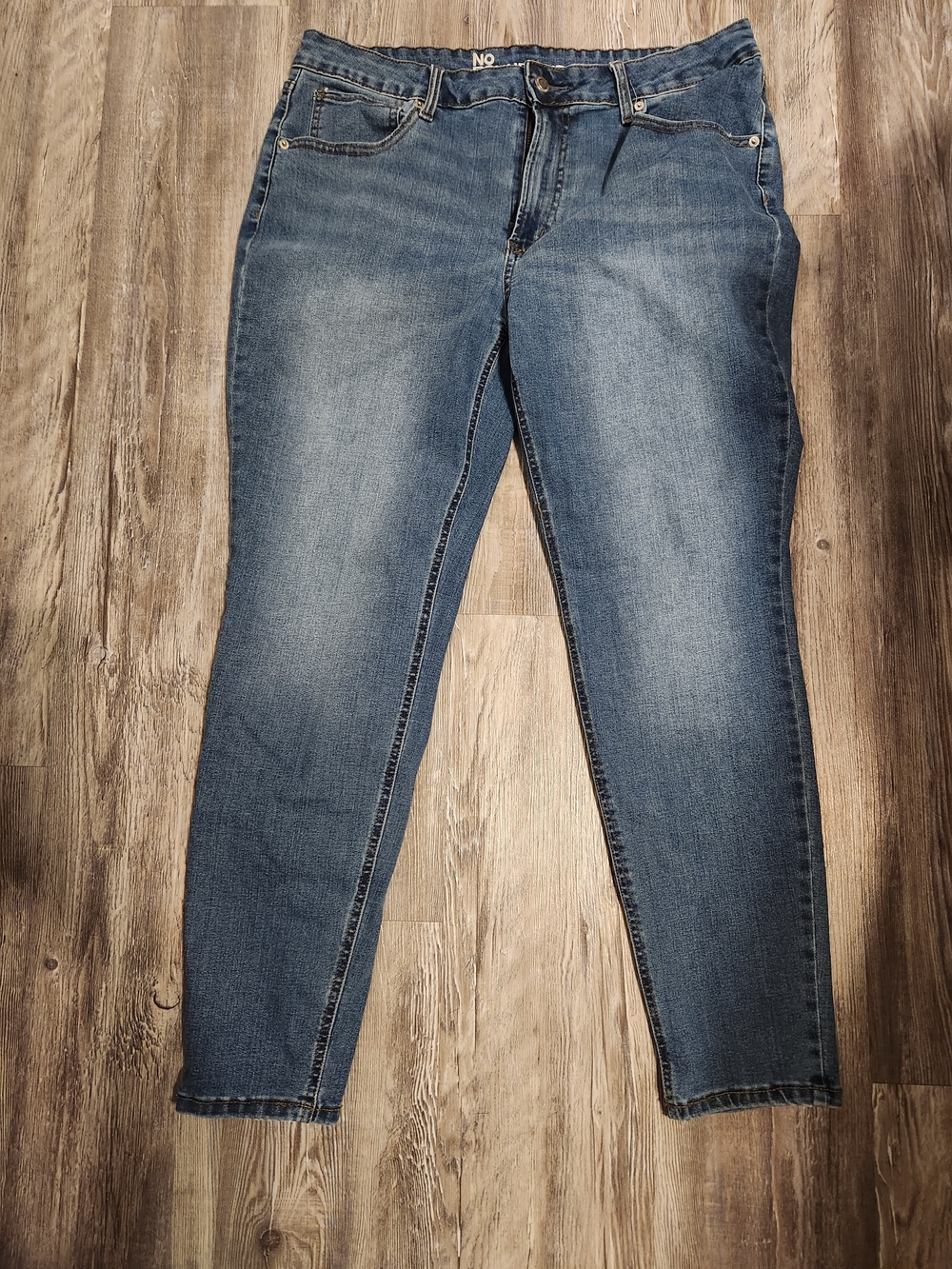 No Boundaries Women's Blue Stretch Mid-Rise Jeans